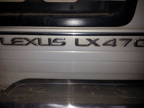 ¿Dónde está el retén de aceite del eje trasero en un Lexus LX470?