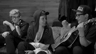 Justin Bieber - Sorry (ft. Skrillex) (Acoustic) Justin Bieber - Sorry (ft. Skrillex) (Acoustic)