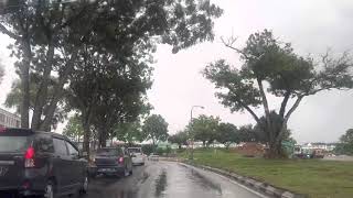 Reciting Surah Mulk while driving on a rainy day
