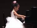 pianist (6years old girl):Mozart Sonata K331 Allegretto