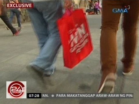 Mga dumalo sa isang pagtitipon ng mga kandidato sa QC, binigyan daw ng pera | Video | GMA News