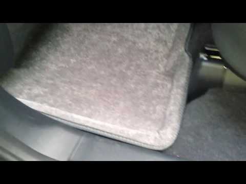 Fußmatten im Innenraum des Hyundai Santa Fe Euromat 3D (Grey)