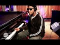 Robert Glasper Experiment performing