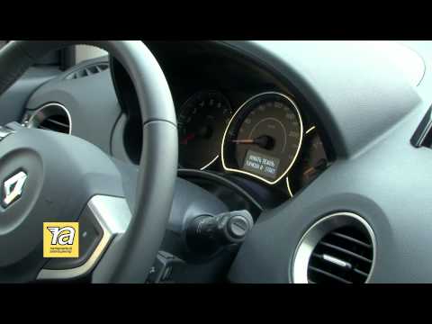 Расположение у Renault Clio RS кнопки бензобака