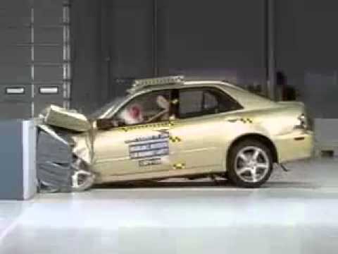 Vehicule Crash Test Lexus IS 300 Toyota Altezza Fontal Impact) IIHS-Extreme