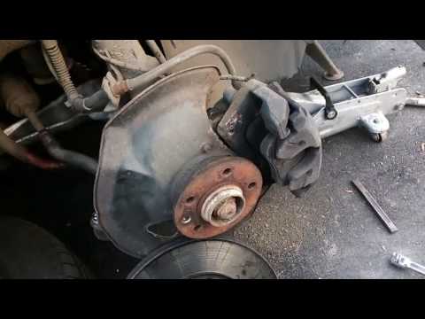 Rover 75. Replacement of the front brake discs