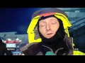 Supporter nu : un mec se fout a poil derriere un journaliste en direct a la tv norvegienne