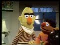 ERNIE& BERT ( ERNIE GEHT BADEN)