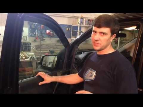 Как снять обшивку, ручку двери на Mercedes Viano 2012года. Как снять обшивку, ручку двери на Mercedes Viano 2012года.