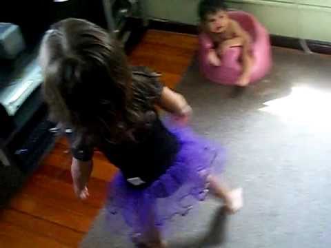 Ballerina dancing to Marc Anthony 59 views 9 months ago