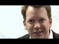 Quantum Mechanics (an embarrassment) - Sixty Symbols