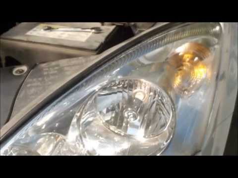 Замена лампы ближнего света KIA CEED - How to change a headlight bulb