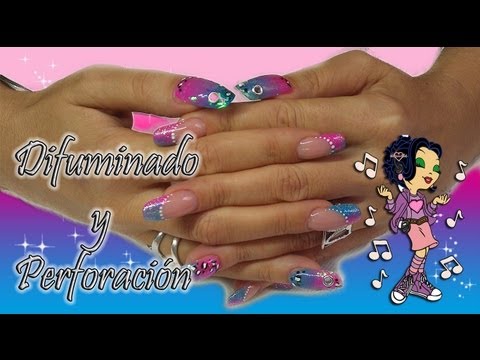 UÑAS DECORADAS flores 3D sobre difuminado negro, azul metal UÑAS DECORADAS flores 3D sobre difuminado negro, azul metal