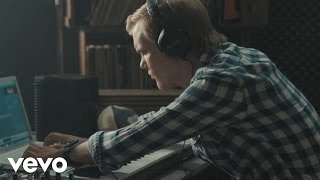 Avicii – Silhouettes (AVICII’s Exclusive Ralph Lauren Denim and Supply Mix)