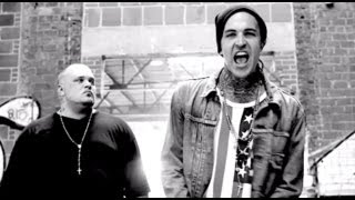 Struggle - Outlaw Shit (feat. Yelawolf & Waylon Jennings) Struggle - Outlaw Shit (feat. Yelawolf & Waylon Jennings)