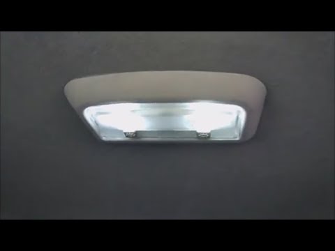 Ремонт и замена светодиодов в плафоне освещения Лада Приора