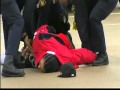 Pontiac Police use Taser on man running through traffic and resisting arrest