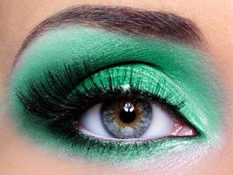 how to apply makeup for green eyes. How To Make Green Eyes Pop!