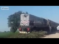 بالفيديو : خروج قطار من شريط السكة الحديد يتسبب فى تعطل حركة القطارات بدمنهور