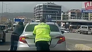 Bu da bizim polisimiz. Edremit'te Polis Haftası’nda sürücüye polis şefkati  BALIKESİR