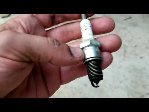 Mitsubishi Minicab- How to change the spark plugs?