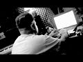 DJ CANNON BANYON SAMPLING AND MAKING A BEAT 2011.avi