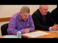 Депутаты начали очередное заседание с минуты молча