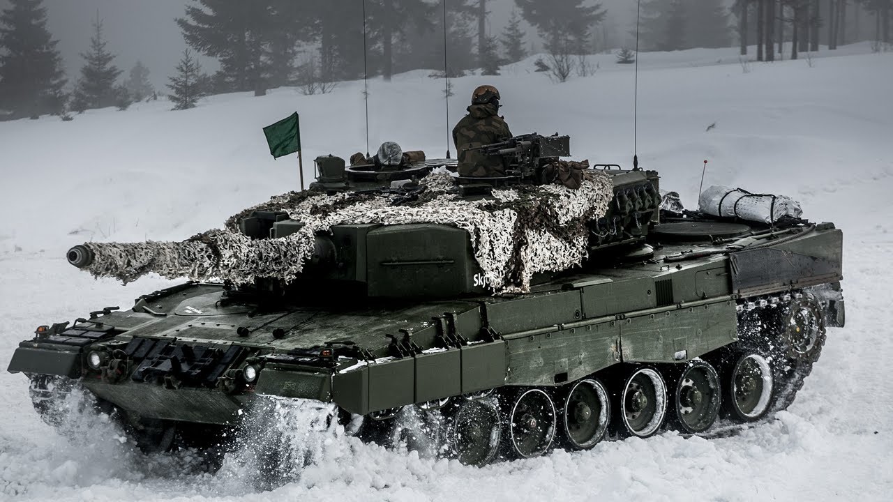 Follow Leopard Main Battle Tanks from to the Norwegian Telemark Battalion on Exercise