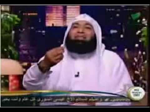 محمود المصري مع احد مشاهير الغناء 