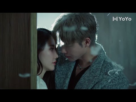 رئيسها يحميها و يقع عليـه الصندوق ❤️( ارواح ضائعة على الطريق )