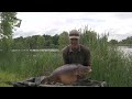 CARP FISHING ALAN BLAIR STALKS A 31LB MIRROR CARP ON SLOW SINKING MAGGOTS - NASH TACKLE