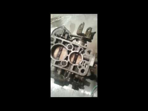 Where is intake manifold located in ИЖ 2125