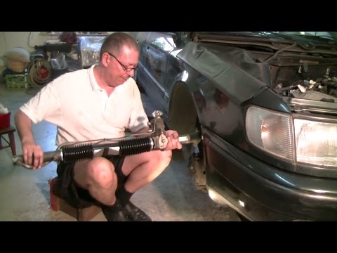 Replacing steering gear boot on an Audi 100 A6 C4