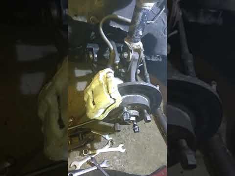 How do I find front suspension arms in Renault Kaptur