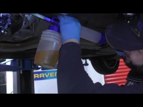 ¿Dónde se encuentra el varilla de nivel de aceite en un Subaru Ascent?