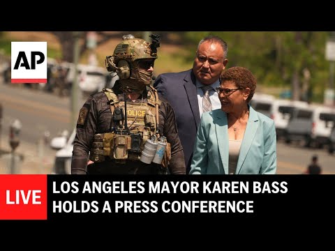 National Guard defend LA officers live