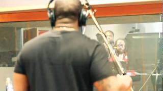 Lil Chuckee (Feat. Mack Maine) - Break Thru Lil Chuckee (Feat. Mack Maine) - Break Thru