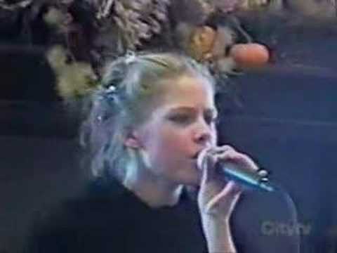 Young Avril Lavigne Singing It Matters to Me Faith Hil RyozE 641789 