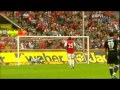 Carl Jenkinson marque un superbe but ... contre son camp lors du match Arsenal - Fc Cologne