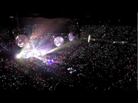 Coldplay - Paradise (Live @ Manchester Arena, 04.12.2011)