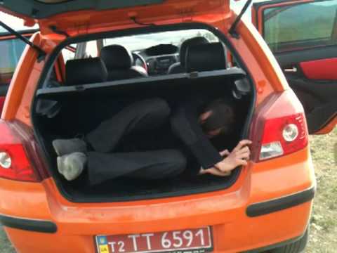 Тест драйв багажника Geely MK Cross (Джили МК Кросс) и Volkswagen Polo (ФольксВаген Поло)