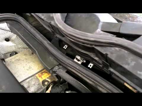 Removal and disassembly of the wiper mechanism w202