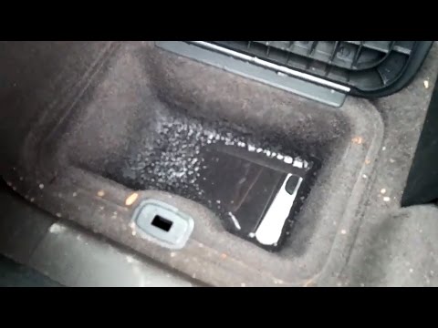 Water in footwell:? Renault Scenic 2 how to clean drain