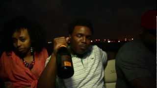 Fiend - Champagne (feat. Curren$y) Fiend - Champagne (feat. Curren$y)
