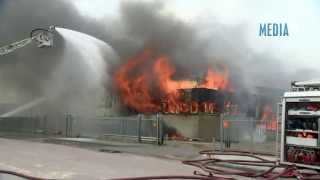 Zeer grote brand Maxum Megastore Brielle