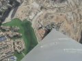 Une vue impressionnante du haut de la tour Burj Dubai qui culmine a 818m