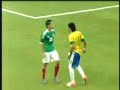 Neymar vai reclamar com o Méxicano e leva um soco (UFC no México).