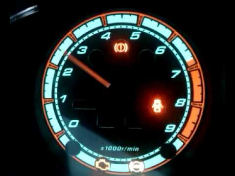 Nissan Primera P11. Engine speed dips.