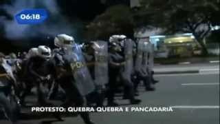 MANIFESTANTES BADERNEIROS OPRIMEM A POLÍCIA EM SÃO PAULO!!!CHOCANTE!!!