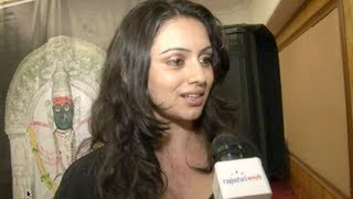 Marathi Bikini Actress on Shruti Marathe   Youtube